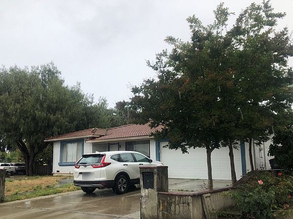 3rd image of 1905 Baker Pl