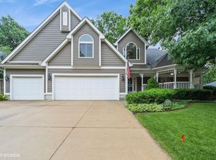 7100 Holcomb Ave, Urbandale, IA 50322