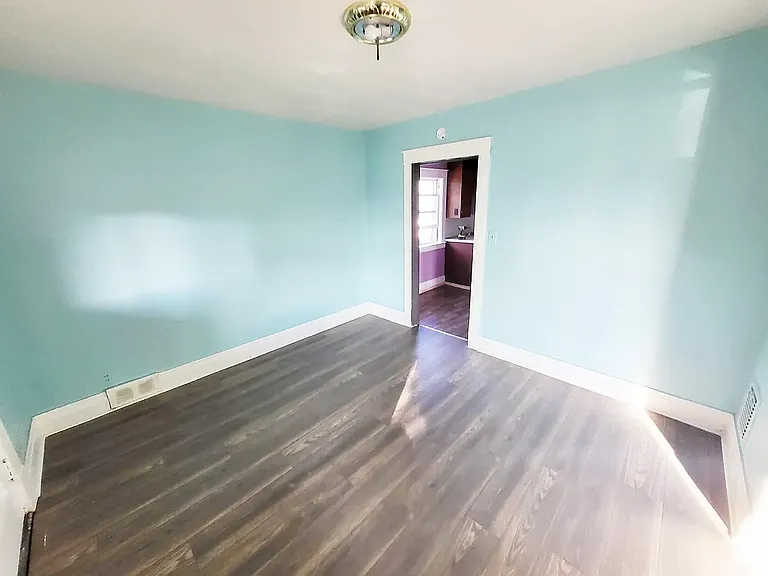543 22nd St #2 — Photo 3