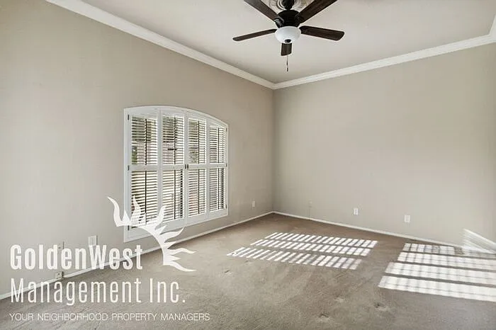 2441 E Rancho Dr — Photo 15