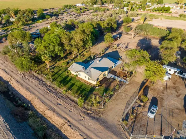 74A E Villa Rd, El Centro, CA 92243