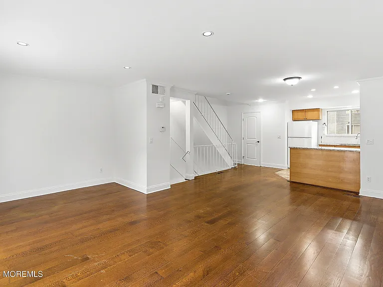 190 Spruce St #10 — Photo 11