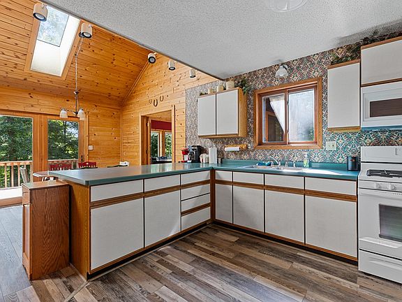 4th image of 26048 Edna Ln