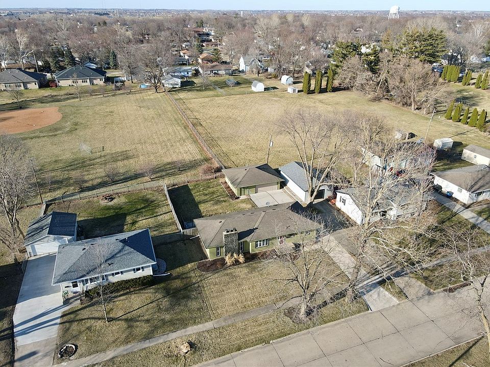 1st image of 1218 SW Lynn Dr
