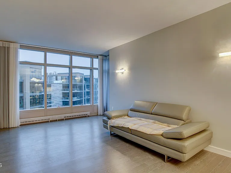 15 Morris Ave #507 — Photo 16
