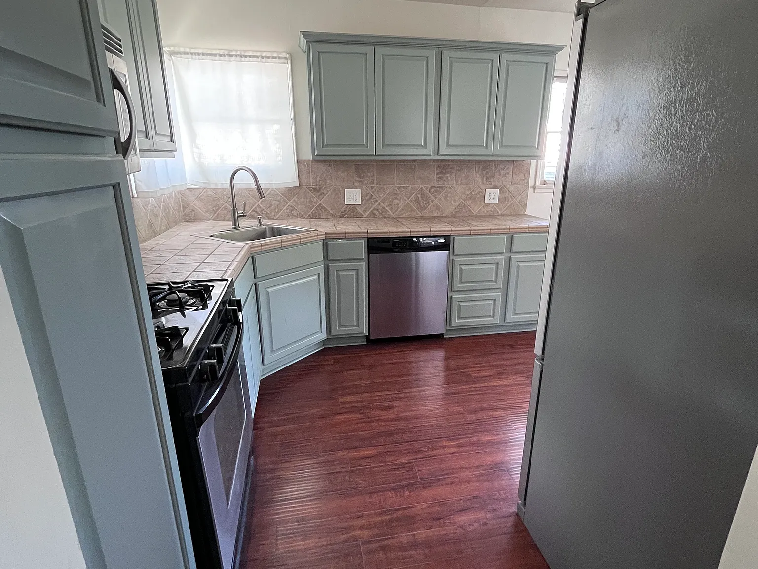 25841 Miramonte St — Photo 2