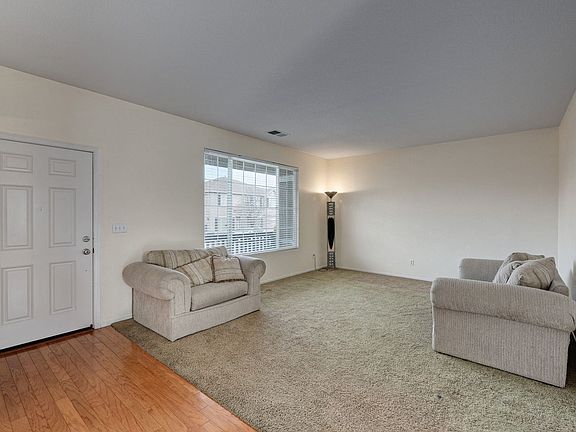 4th image of 1775 Bridlewood Dr