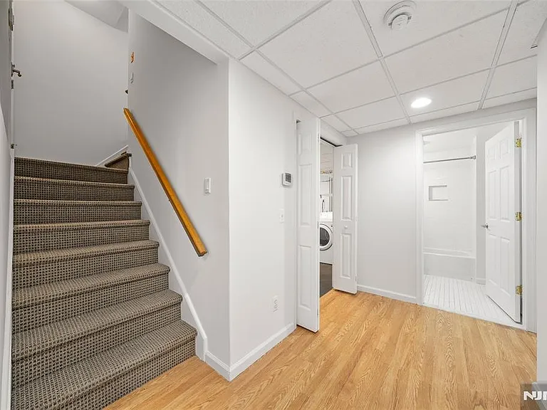 408 Dogwood Ct — Photo 31