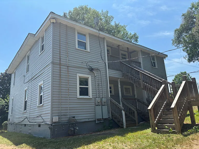 156 Garrett St — Photo 10