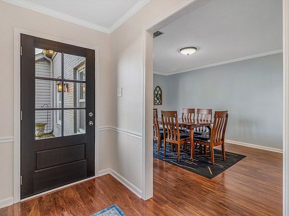 4th image of 237 E Valleywood Dr