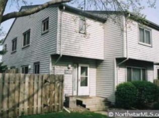 3422 Highlander Dr, Saint Paul, MN 55122