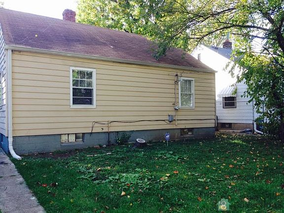 2nd image of 1933 Sharon Ave