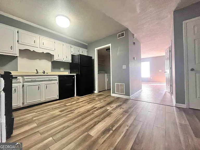 251 Knight Dr #1-18 — Photo 2