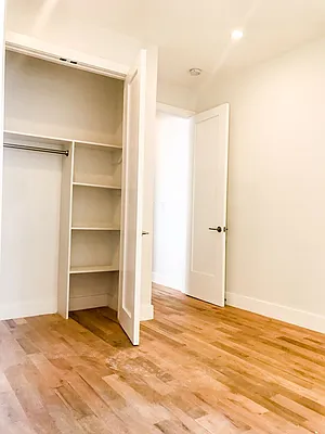 Rented by RES New York | media 7