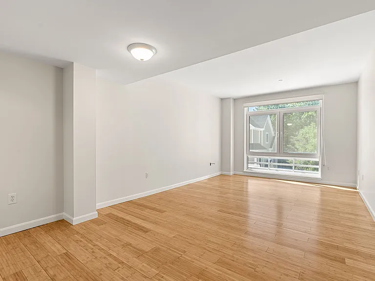 1008 Massachusetts Ave — Photo 11