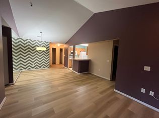 864 Amanda Ln, Pontiac, MI 48340