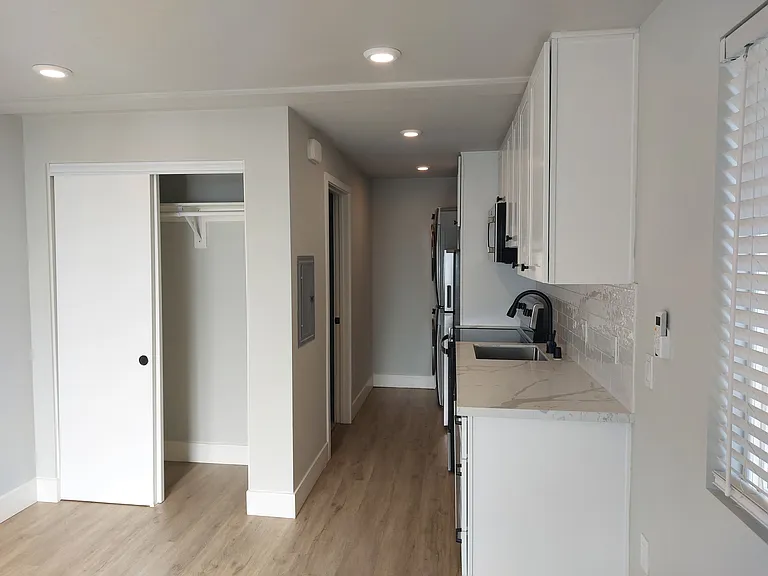 4342 Marlborough Ave #8 — Photo 6