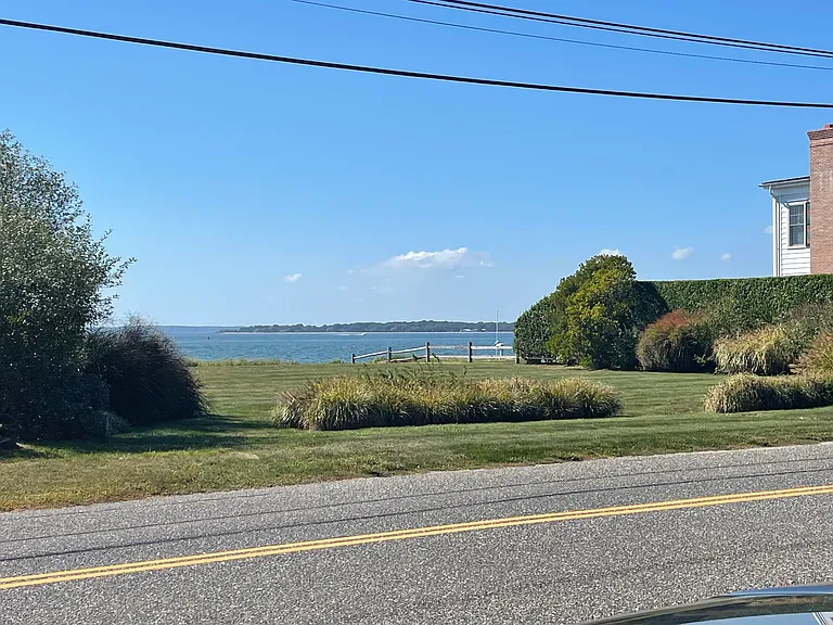 59 Peconic Ave — Photo 2