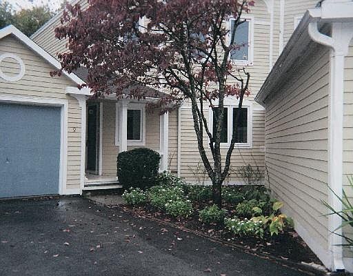 1st image of 566 Newfield Avenue #9