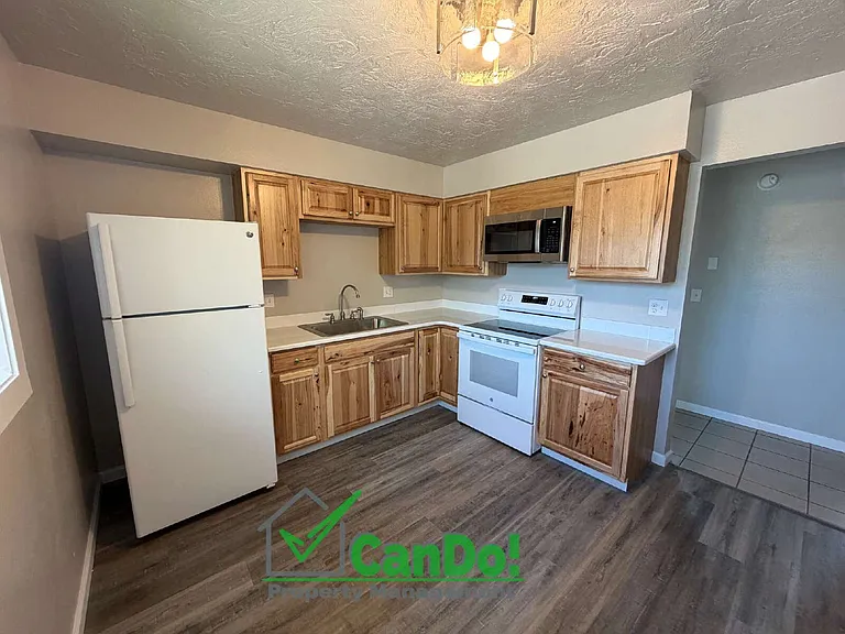 270 Carol Dr #1 — Photo 3