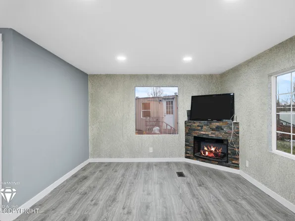 2221 Muldoon Rd Trailer 524, Anchorage, AK 99504