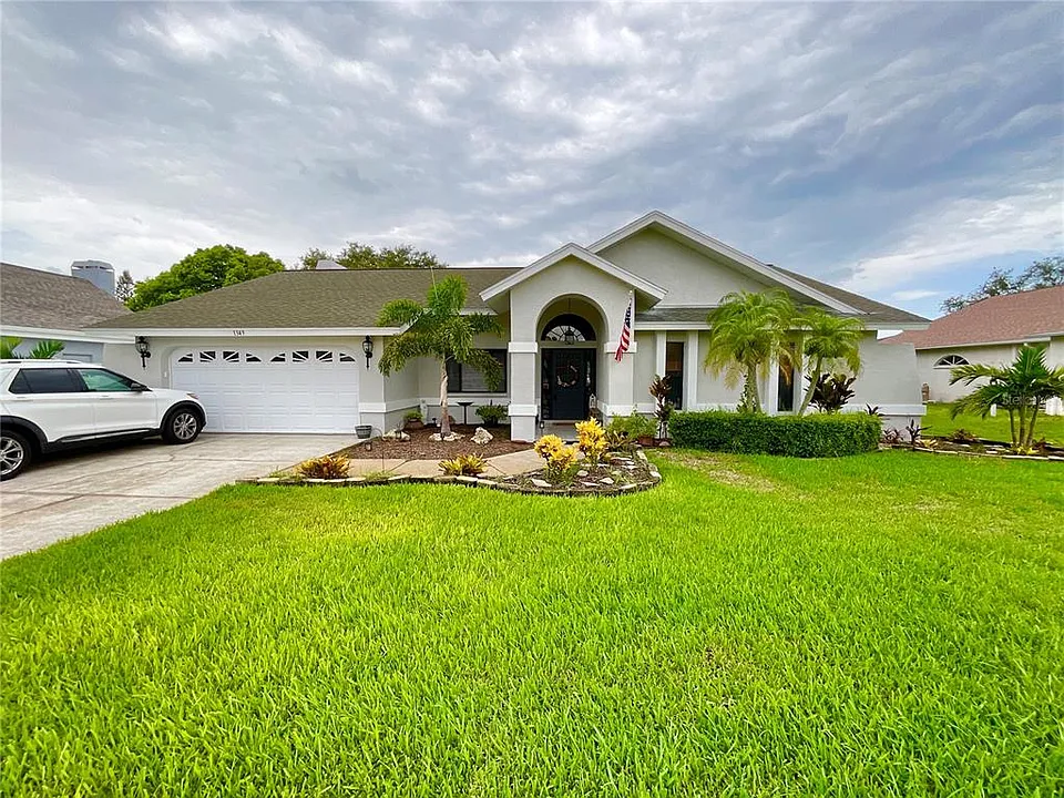1349 Hillside Dr