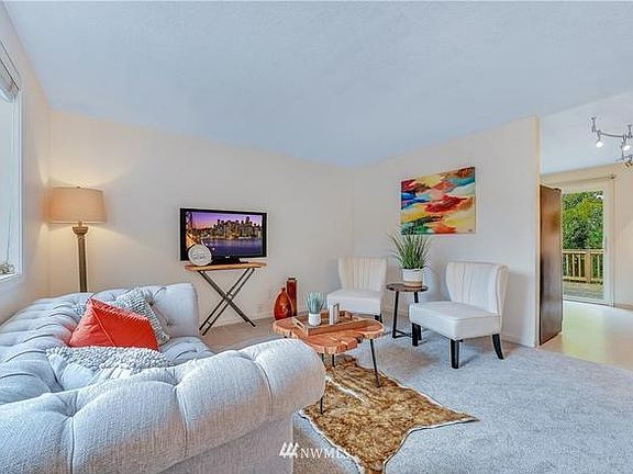 2nd image of 25513 151st Pl SE
