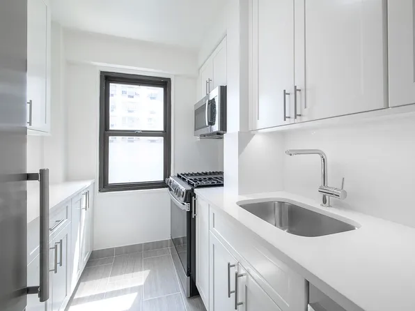 240 E 76th St APT 8J, New York, NY 10021