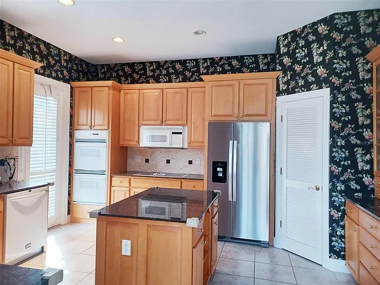 Sandpiper Ln S — Photo 8