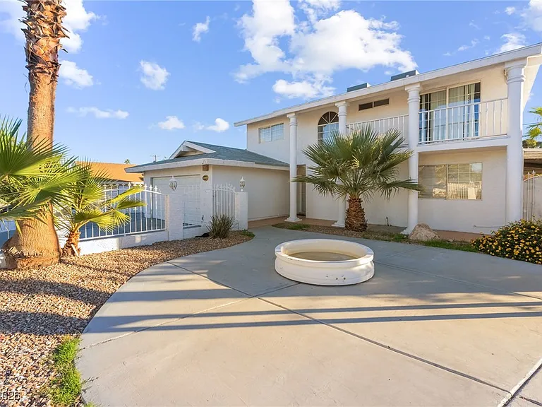 2419 Vegas Valley Dr — Photo 3