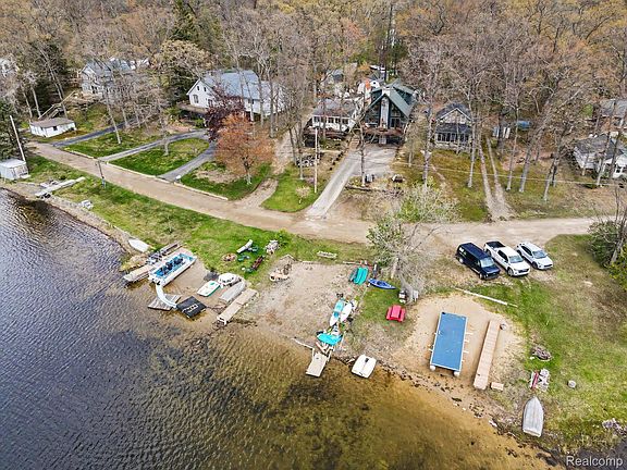 4th image of 4375 Skinner Lake Rd