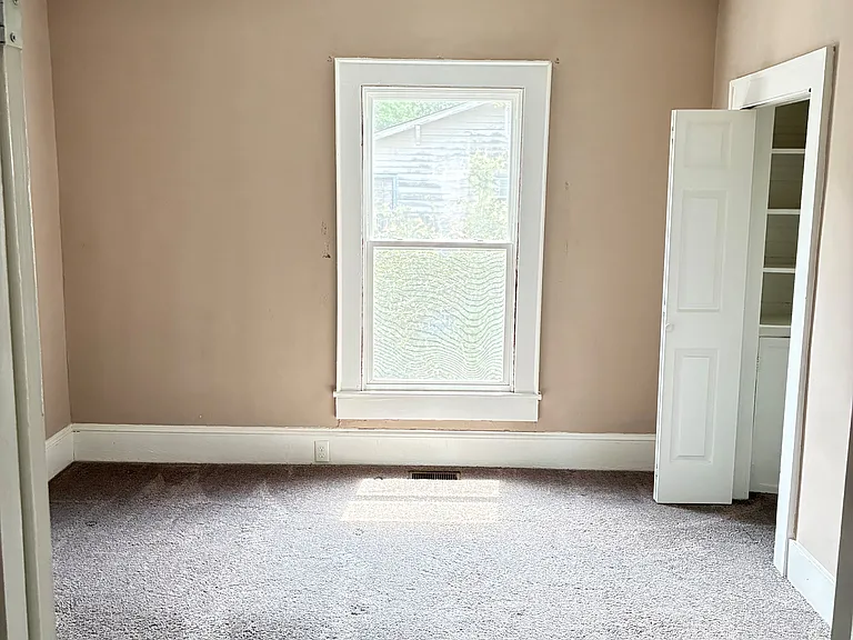 6306 Wall St — Photo 14