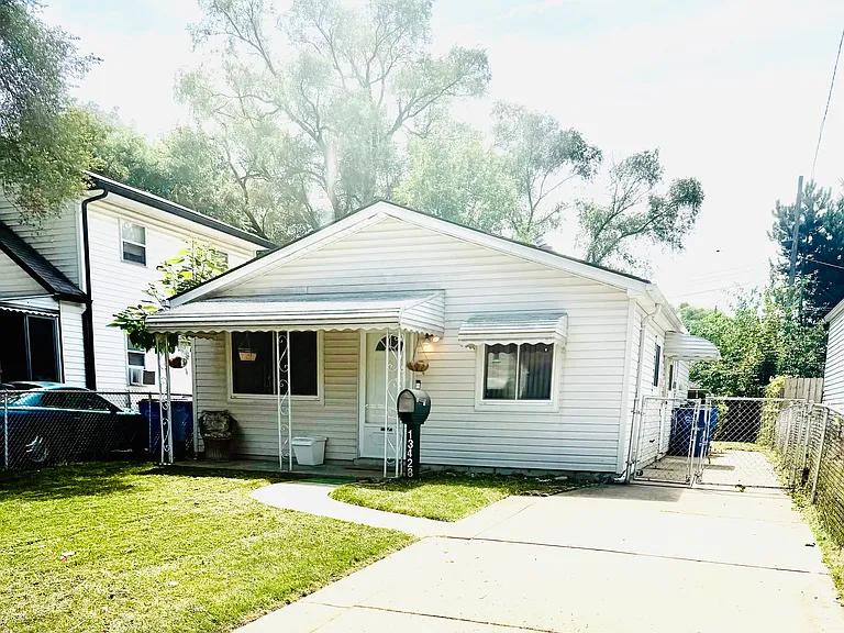 13428 Sarsfield Ave — Photo 1