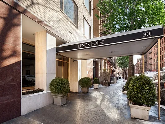 Sold by Sotheby's International Realty | media 22