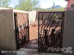 Side gate opening