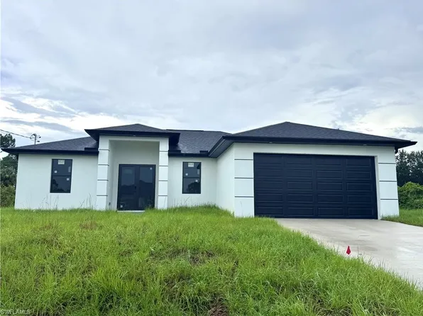 3304 67th St W, Lehigh Acres, FL 33971