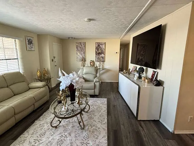 8823 Fountain Club Blvd — Photo 5