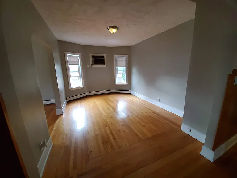 Dining room (connected to living room)