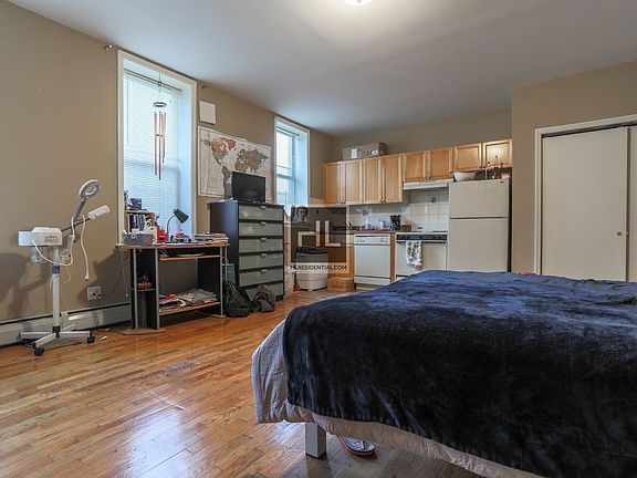 3rd image of 4004 36th Ave #3F