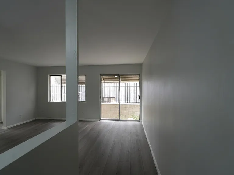 935 S Grand View St #2 — Photo 2