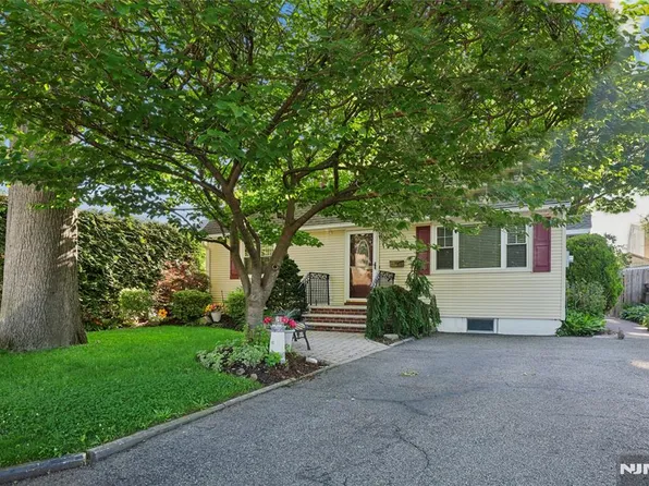 15 Congress Street, Dumont, NJ 07628