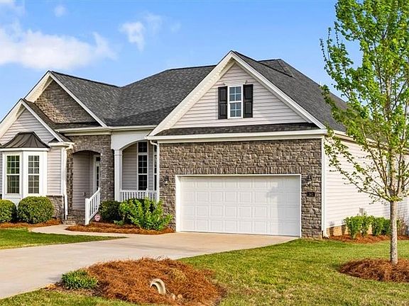 3rd image of 141 Willowbrooke Way