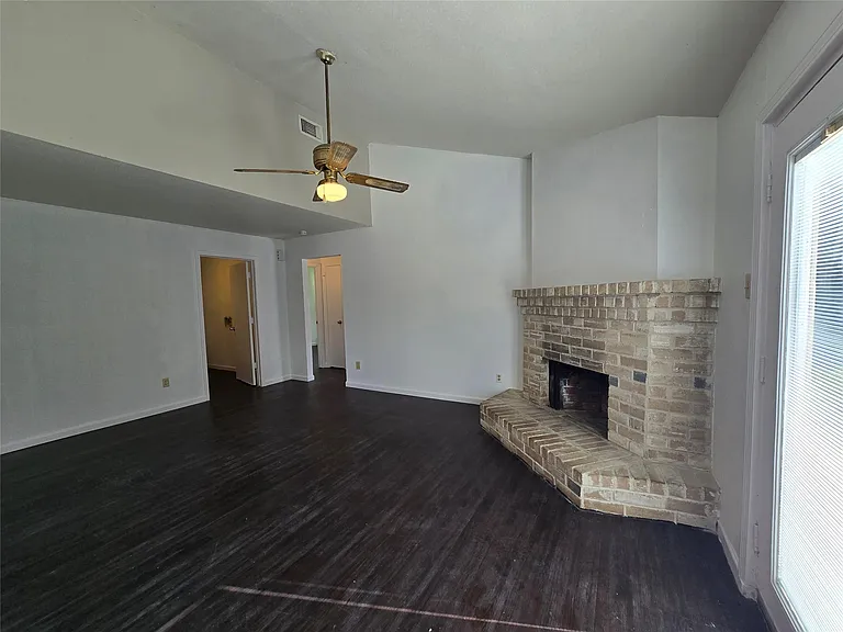5543 Ambern Dr — Photo 9