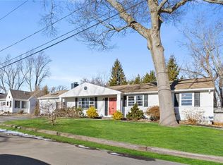 71 Gillan Ave, Warwick, RI 02886