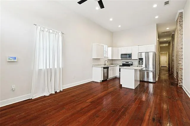 2032 Saint Andrew St — Photo 6