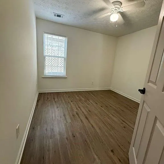 907 Keldron Ct — Photo 12
