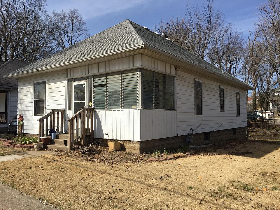 2nd image of 316 W Walnut St