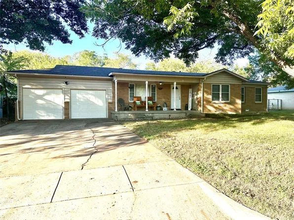 15 Page St, Hurst, TX 76053