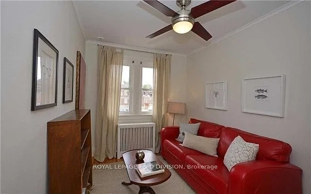 311 Chaplin Cres — Photo 11