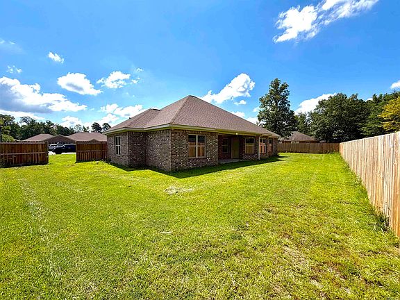 4th image of 200 Shamsie Ln